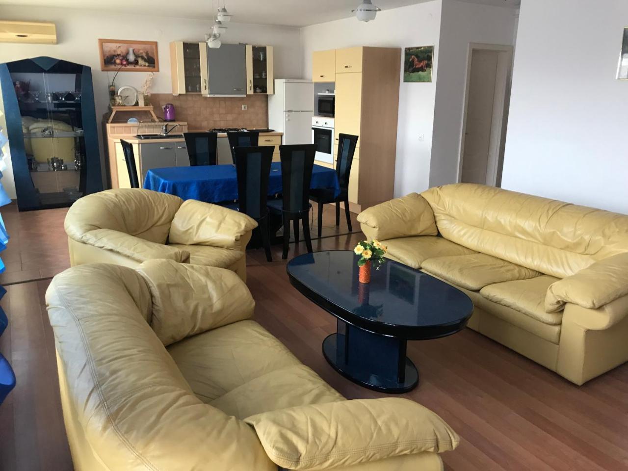 Lotusz Apartments In Ньиредьхаза Экстерьер фото